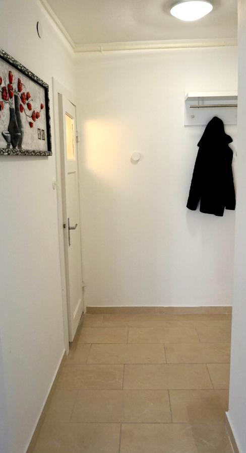 Alster Hamburg - Saniertes Und Mobliertes Apartment Mit Bad Und Kuche Eksteriør billede