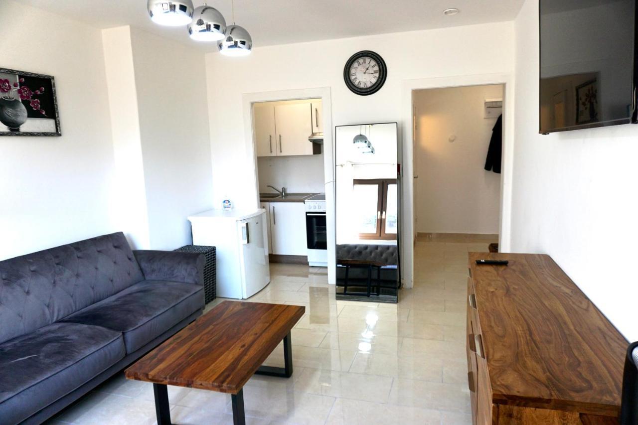 Alster Hamburg - Saniertes Und Mobliertes Apartment Mit Bad Und Kuche Eksteriør billede