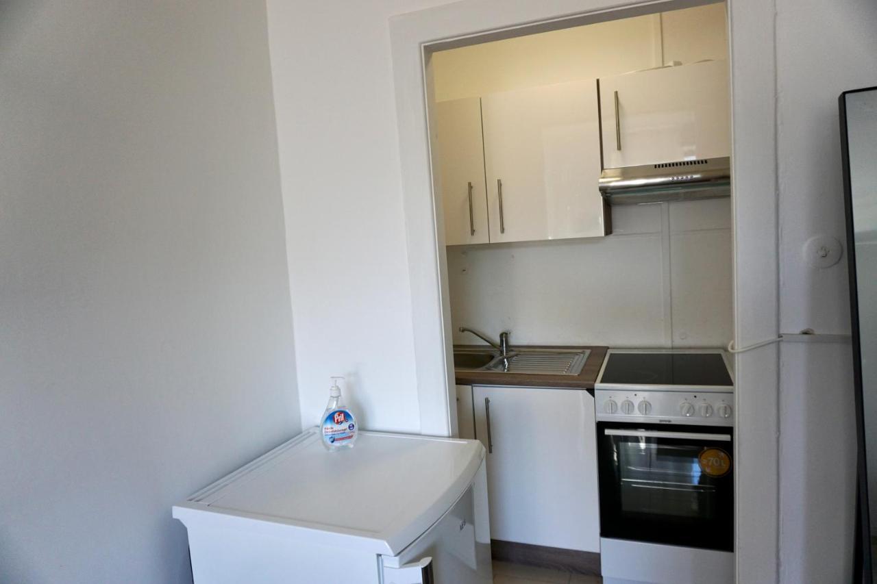 Alster Hamburg - Saniertes Und Mobliertes Apartment Mit Bad Und Kuche Eksteriør billede