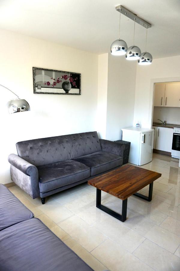 Alster Hamburg - Saniertes Und Mobliertes Apartment Mit Bad Und Kuche Eksteriør billede